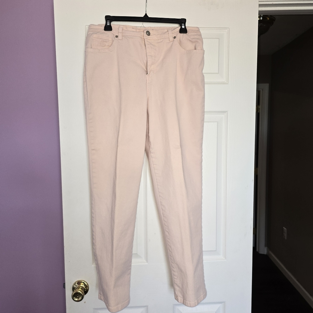 Gloria Vanderbilt Amanda Peach Jeans. - Picture 3 of 4